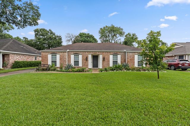 13714 Lynnwood Lane, Sugar Land, TX 77498