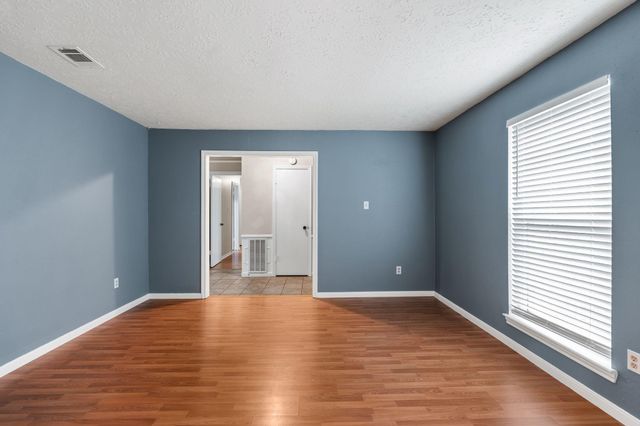 13714 Lynnwood Lane, Sugar Land, TX 77498
