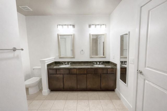 300 St Joseph Parkway 109, Houston, TX 77002