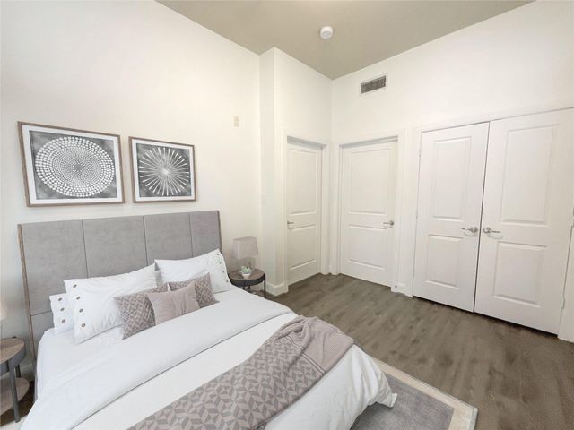 300 St Joseph Parkway 109, Houston, TX 77002