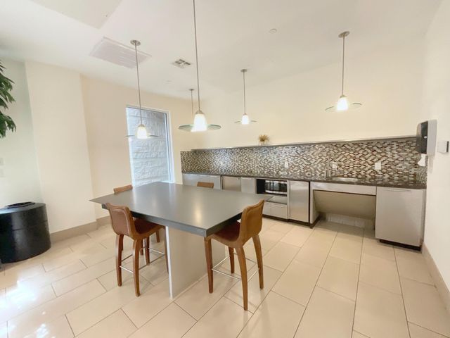 300 St Joseph Parkway 109, Houston, TX 77002