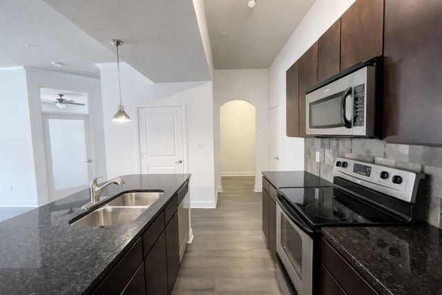 300 St Joseph Parkway 109, Houston, TX 77002