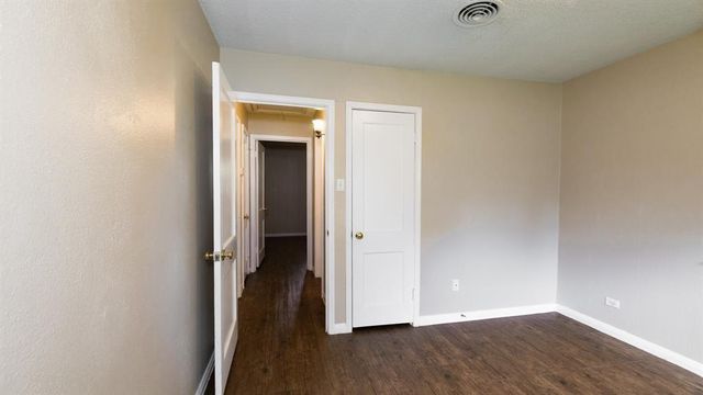 616 17th Avenue N, Texas City, TX 77590
