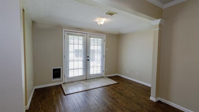616 17th Avenue N, Texas City, TX 77590