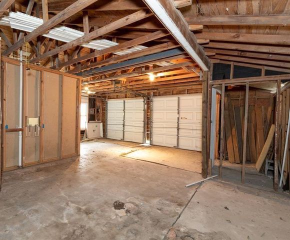 616 17th Avenue N, Texas City, TX 77590