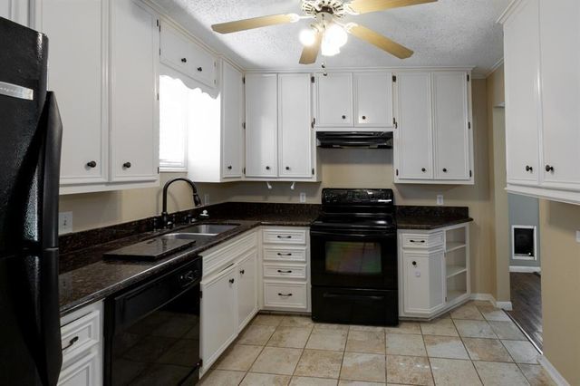 616 17th Avenue N, Texas City, TX 77590