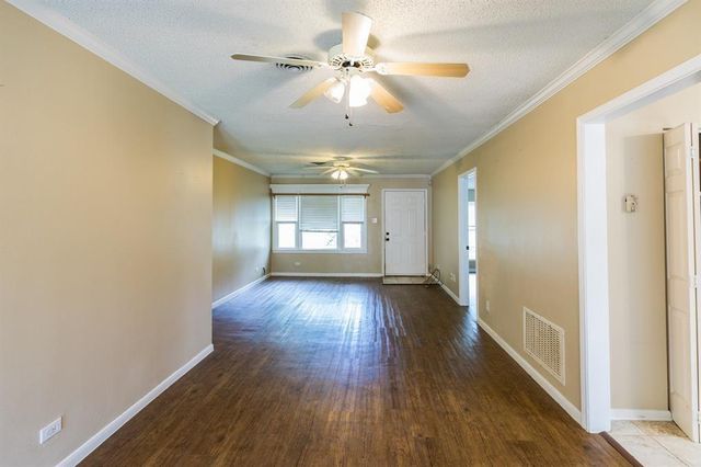 616 17th Avenue N, Texas City, TX 77590