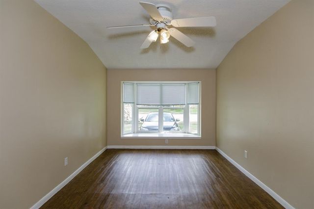 616 17th Avenue N, Texas City, TX 77590