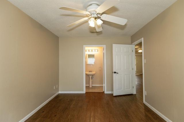 616 17th Avenue N, Texas City, TX 77590