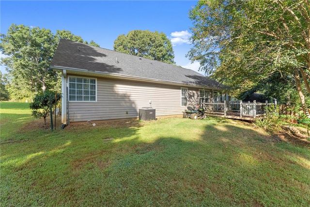 61 Hawthorne Drive, Jefferson, GA 30549