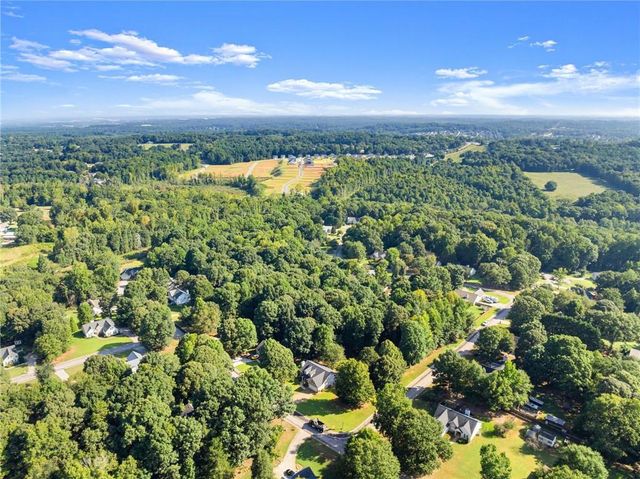 61 Hawthorne Drive, Jefferson, GA 30549