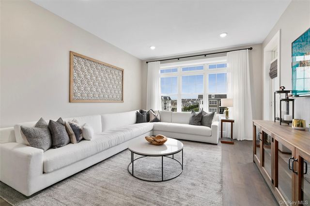 990 Corporate Drive 509, Westbury, NY 11590