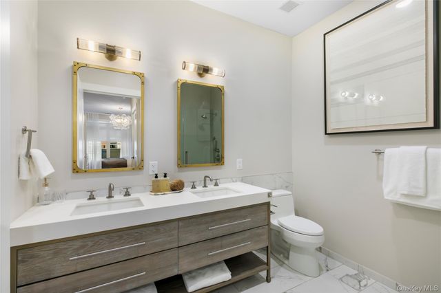 990 Corporate Drive 509, Westbury, NY 11590