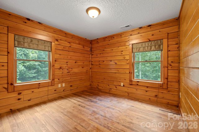 266 Rhododendron Drive, Saluda, NC 28773