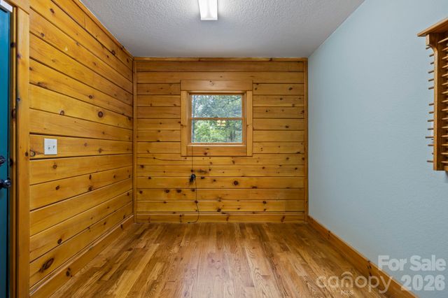 266 Rhododendron Drive, Saluda, NC 28773