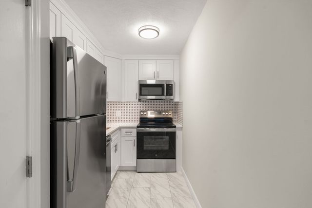 35 Glencoe Street 43, Boston, MA 02134