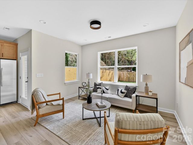 655 Stillgreen Lane, Charlotte, NC 28214