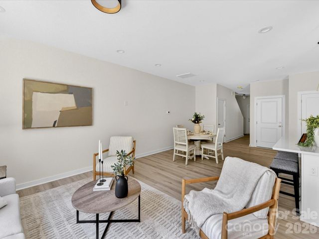 655 Stillgreen Lane, Charlotte, NC 28214