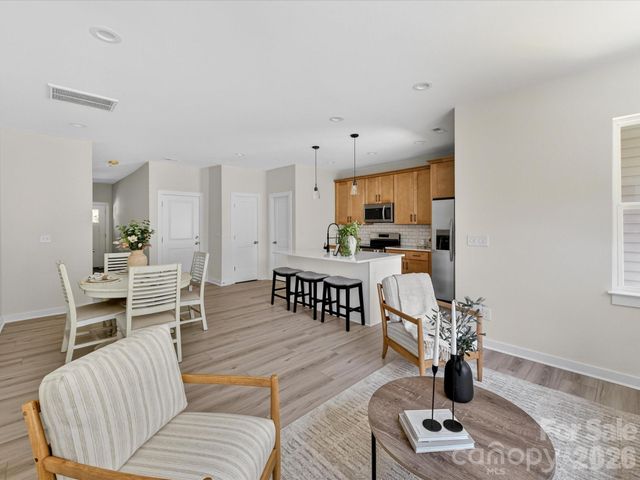 655 Stillgreen Lane, Charlotte, NC 28214