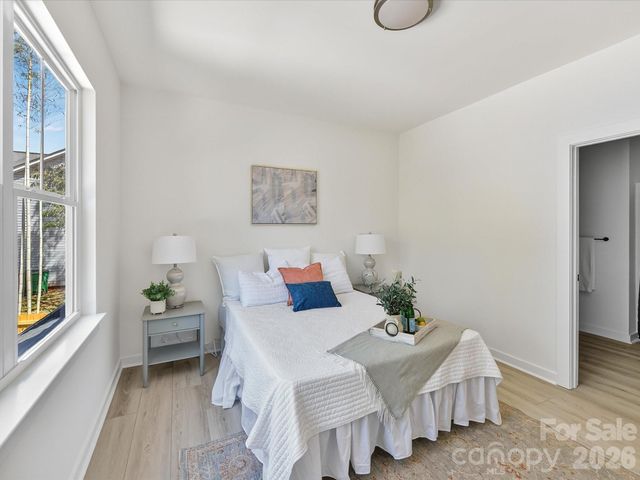 655 Stillgreen Lane, Charlotte, NC 28214