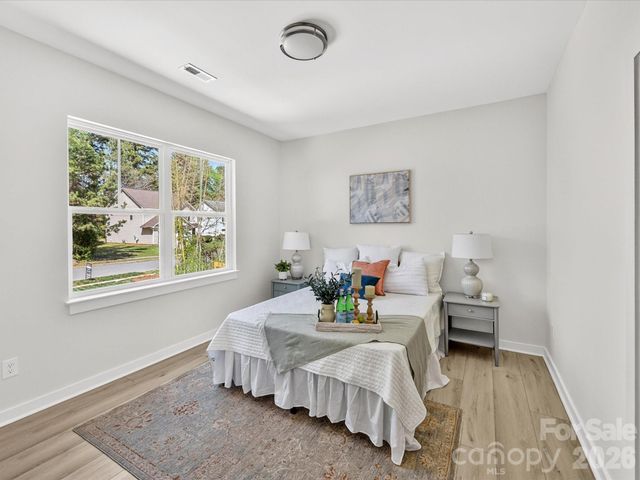 655 Stillgreen Lane, Charlotte, NC 28214