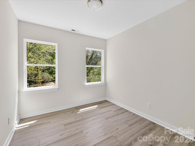 655 Stillgreen Lane, Charlotte, NC 28214