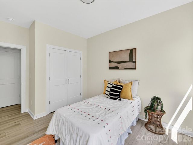 655 Stillgreen Lane, Charlotte, NC 28214