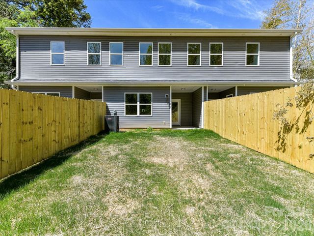 655 Stillgreen Lane, Charlotte, NC 28214