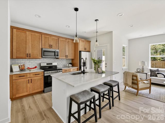 655 Stillgreen Lane, Charlotte, NC 28214