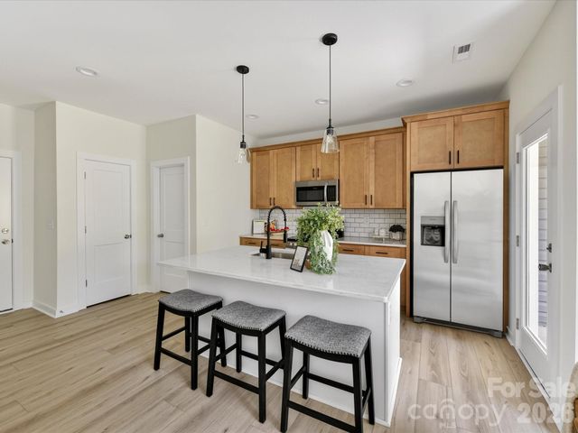 655 Stillgreen Lane, Charlotte, NC 28214