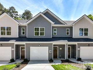 655 Stillgreen Lane, Charlotte, NC 28214
