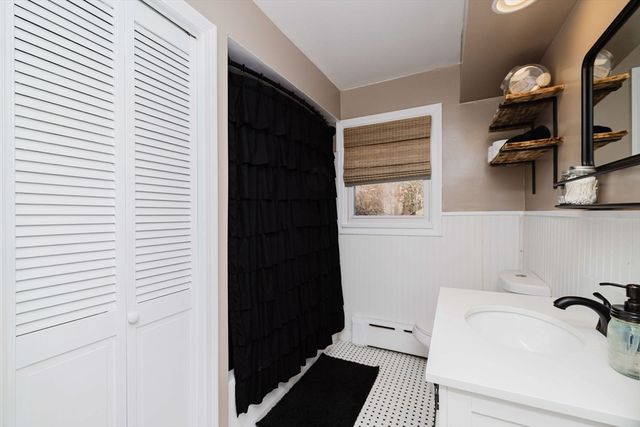 24 Cala Ave, Tiverton, RI 02878