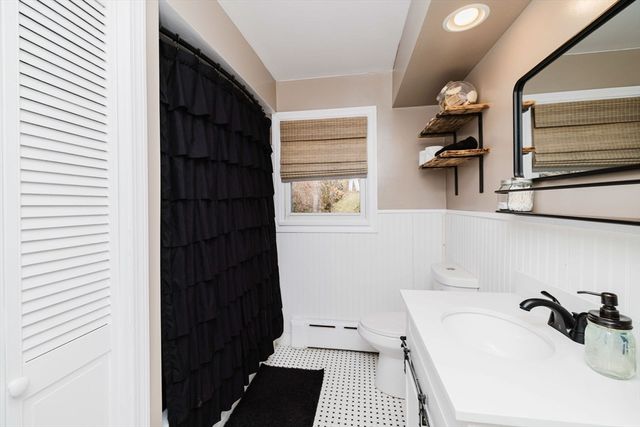 24 Cala Ave, Tiverton, RI 02878