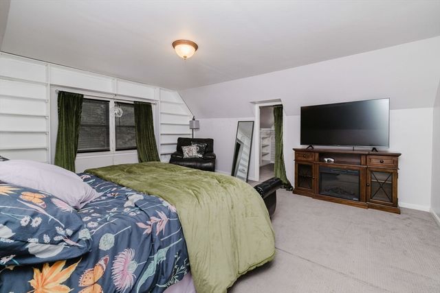 24 Cala Ave, Tiverton, RI 02878