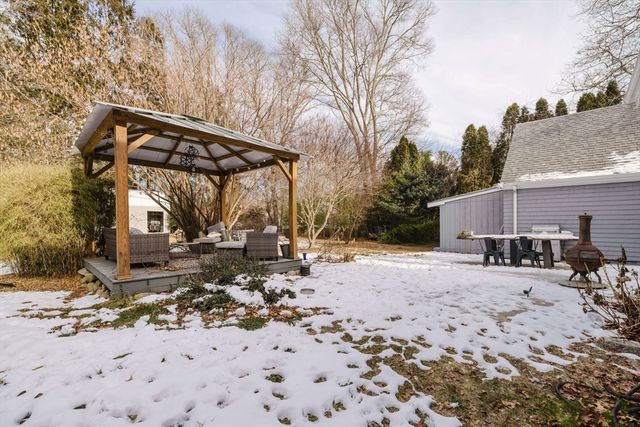 24 Cala Ave, Tiverton, RI 02878