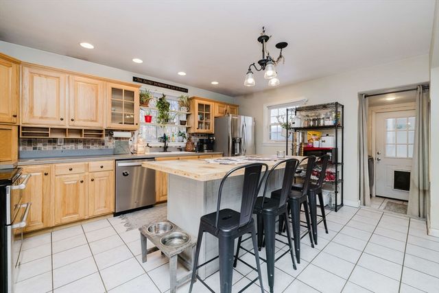 24 Cala Ave, Tiverton, RI 02878