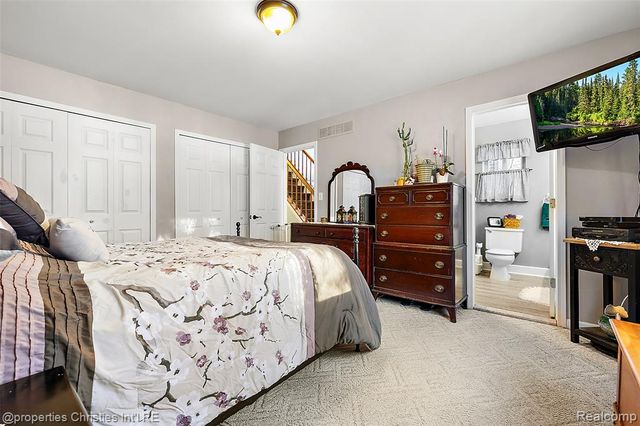 742 Feather Court, South Lyon, MI 48178