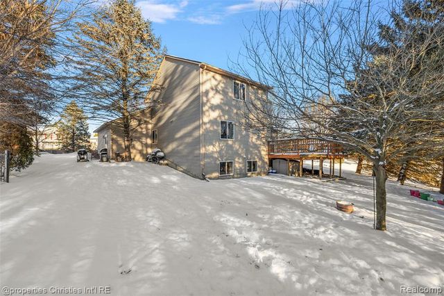 742 Feather Court, South Lyon, MI 48178