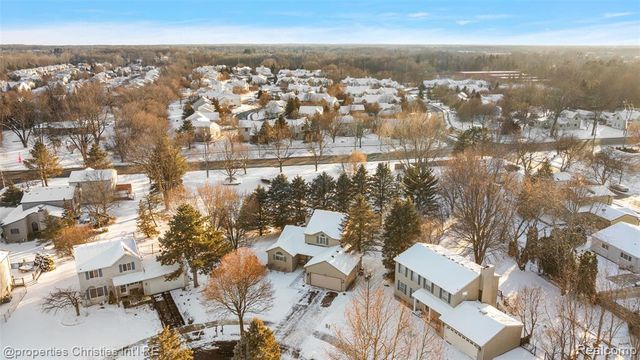 742 Feather Court, South Lyon, MI 48178