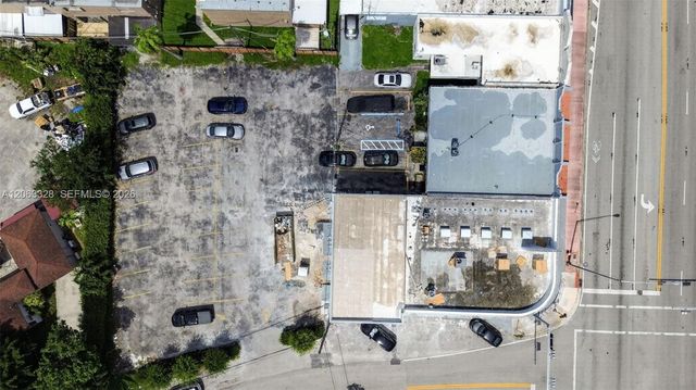 180 Hialeah Dr, Hialeah, FL 33010