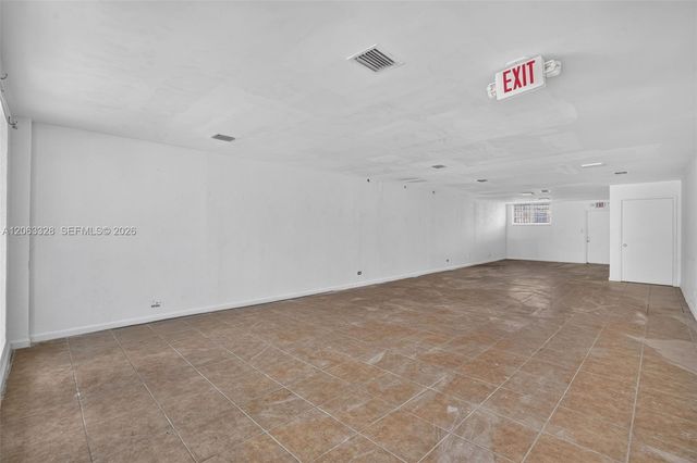 180 Hialeah Dr, Hialeah, FL 33010