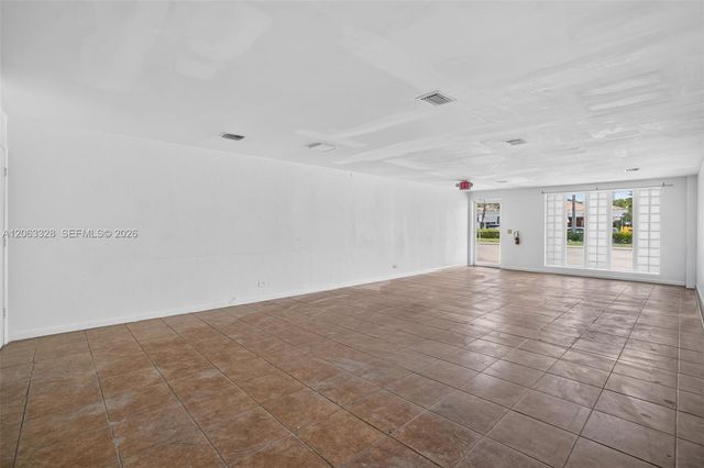 180 Hialeah Dr, Hialeah, FL 33010