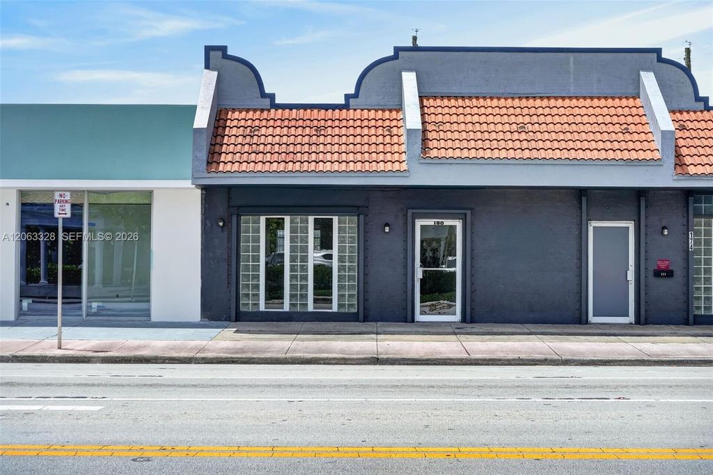 180 Hialeah Dr, Hialeah, FL 33010