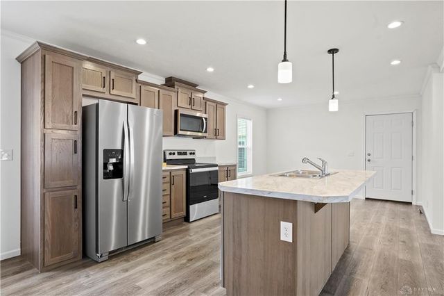 423 Kalynn Circle, Fairborn, OH 45324