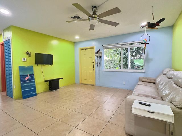 4570 NW 16th Terrace, Tamarac, FL 33309