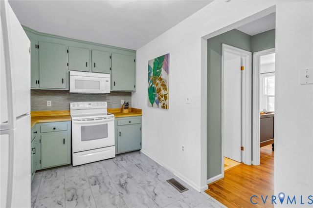 151 Badger Rd, Deltaville, VA 23043