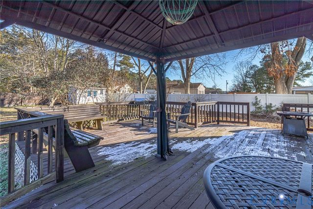 151 Badger Rd, Deltaville, VA 23043