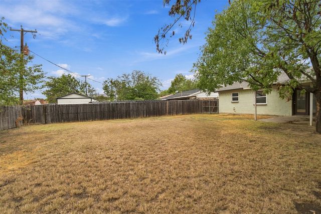 335 Springwillow Road, Burleson, TX 76028