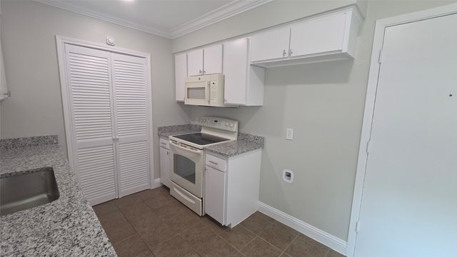335 Springwillow Road, Burleson, TX 76028