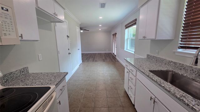 335 Springwillow Road, Burleson, TX 76028